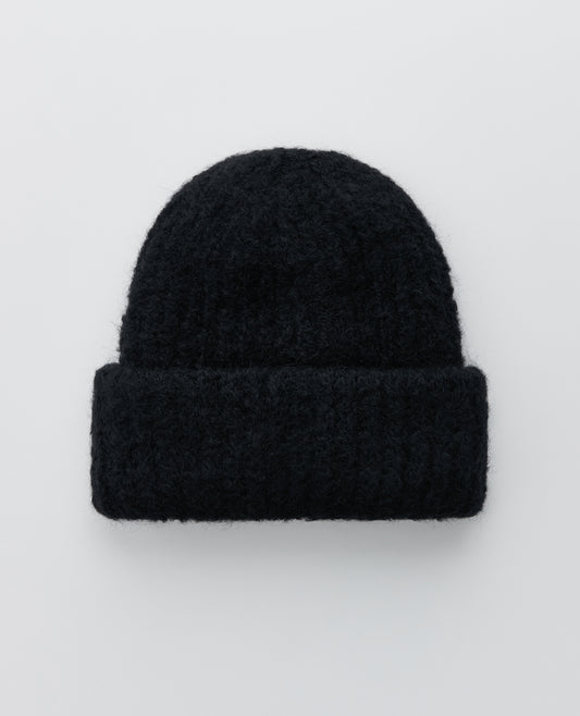 BEANIE . BLACK