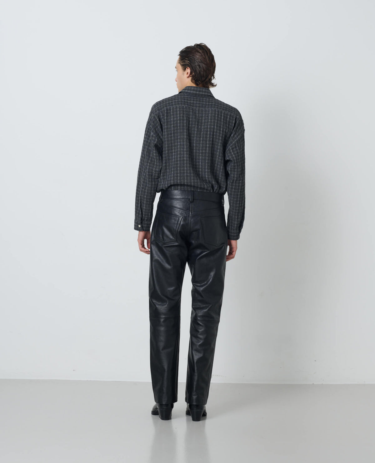 STRAIGHT TWIST LEATHER