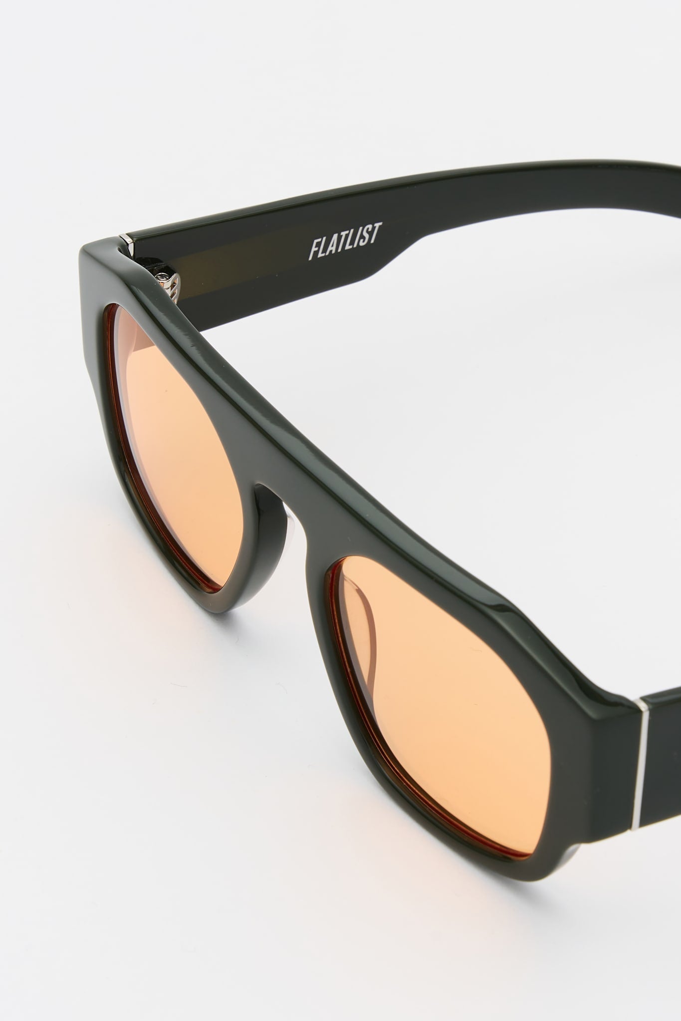 SHADE 02