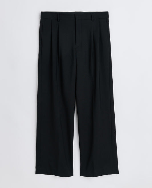 WIDE PLEATED TROUSER . BLACK