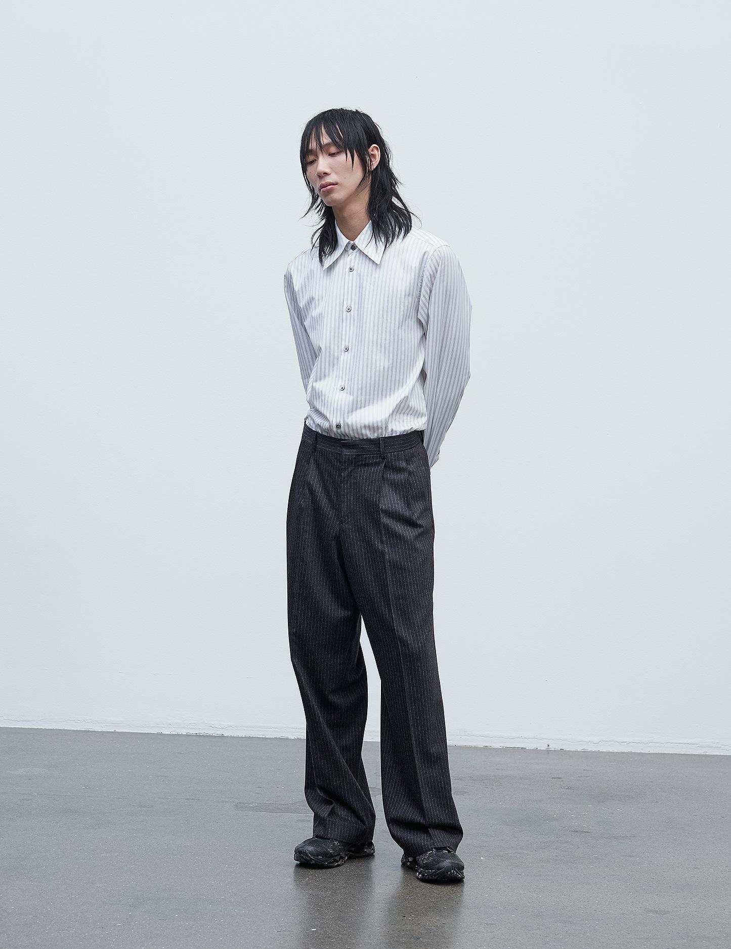 WIDE PLEATED TROUSER . ANTRACITE